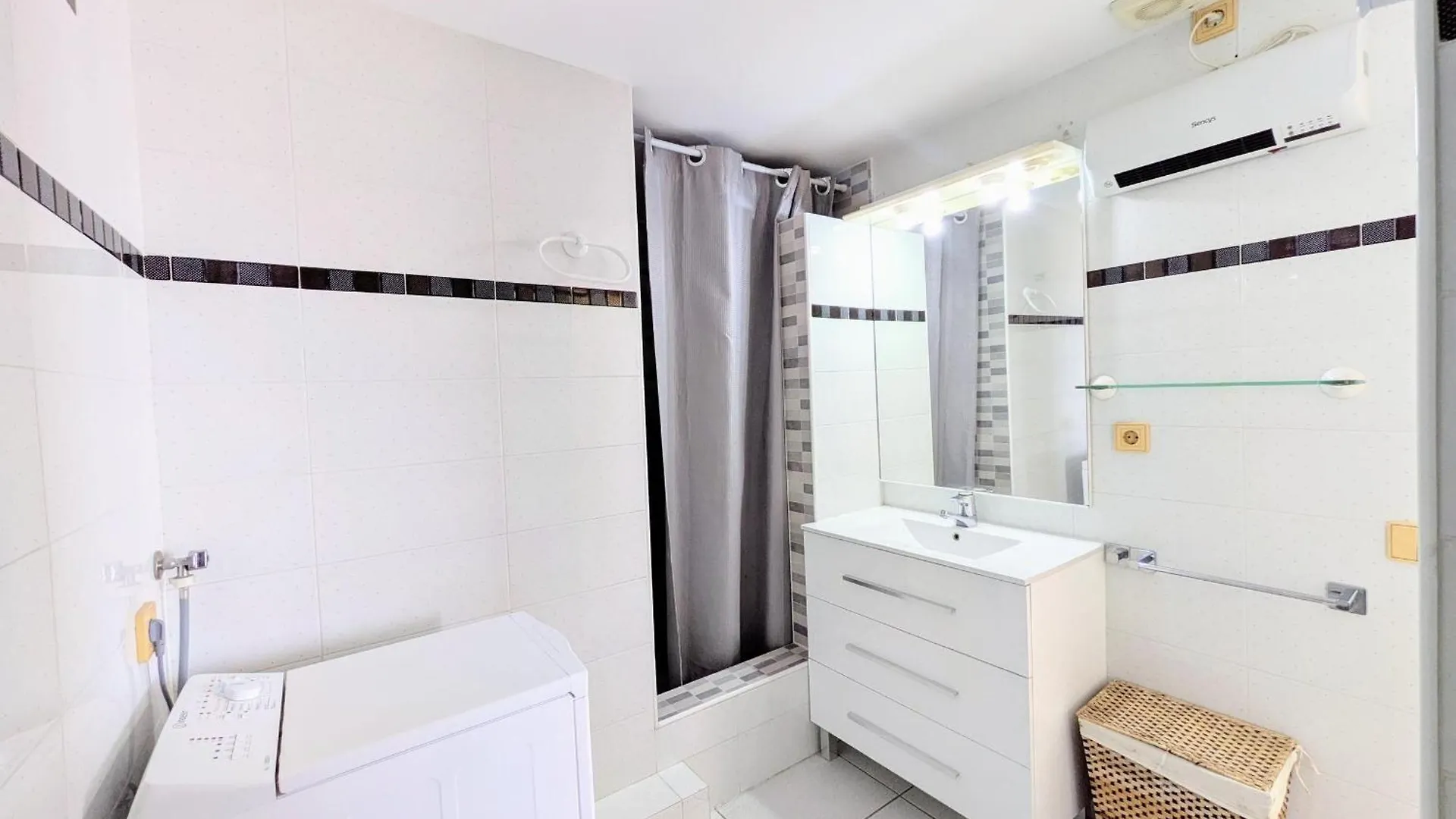 아파트 Vacaciones Zona Privilegiada: Frente Al Mar Con Terraza, 2 Hab., Rutas De Senderismo, Canyelles Petites - Es-258-72 로지즈