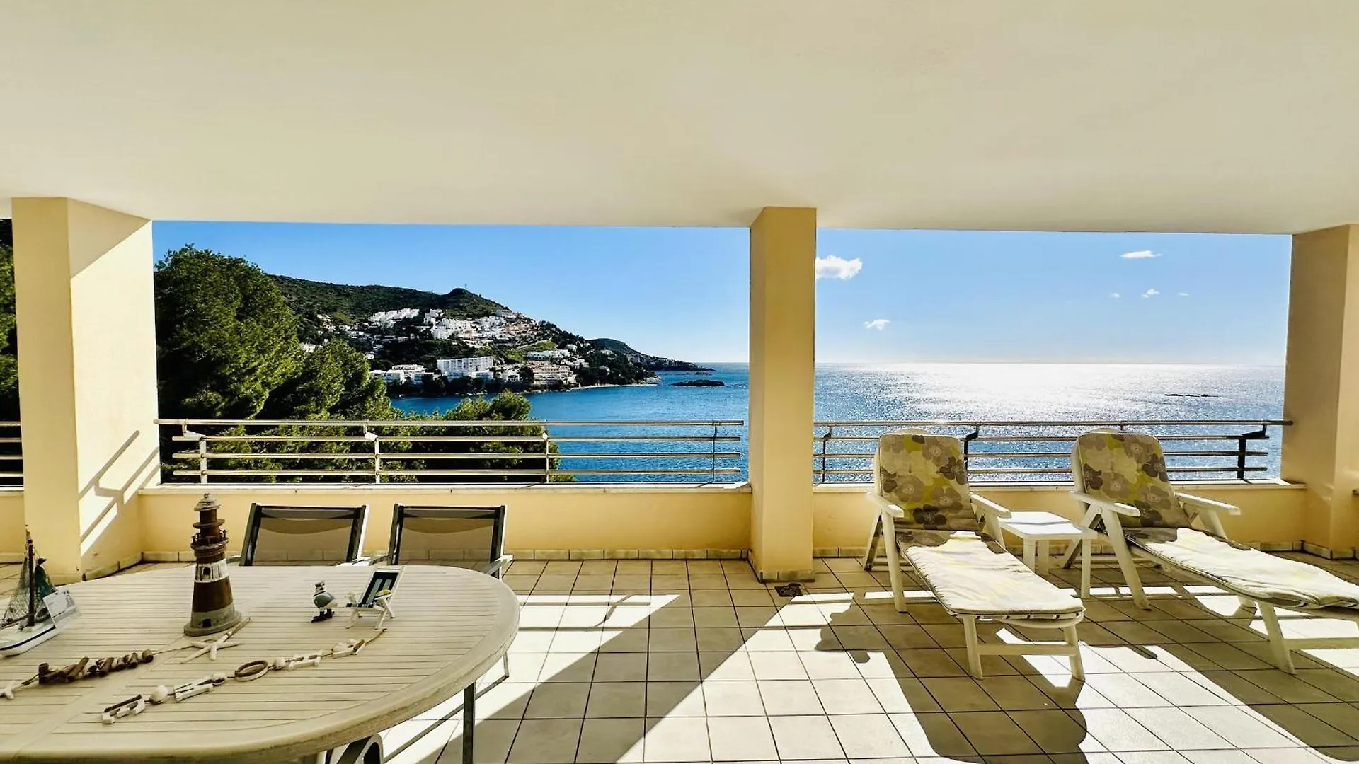 Vacaciones Zona Privilegiada: Frente Al Mar Con Terraza, 2 Hab., Rutas De Senderismo, Canyelles Petites - Es-258-72 로지즈