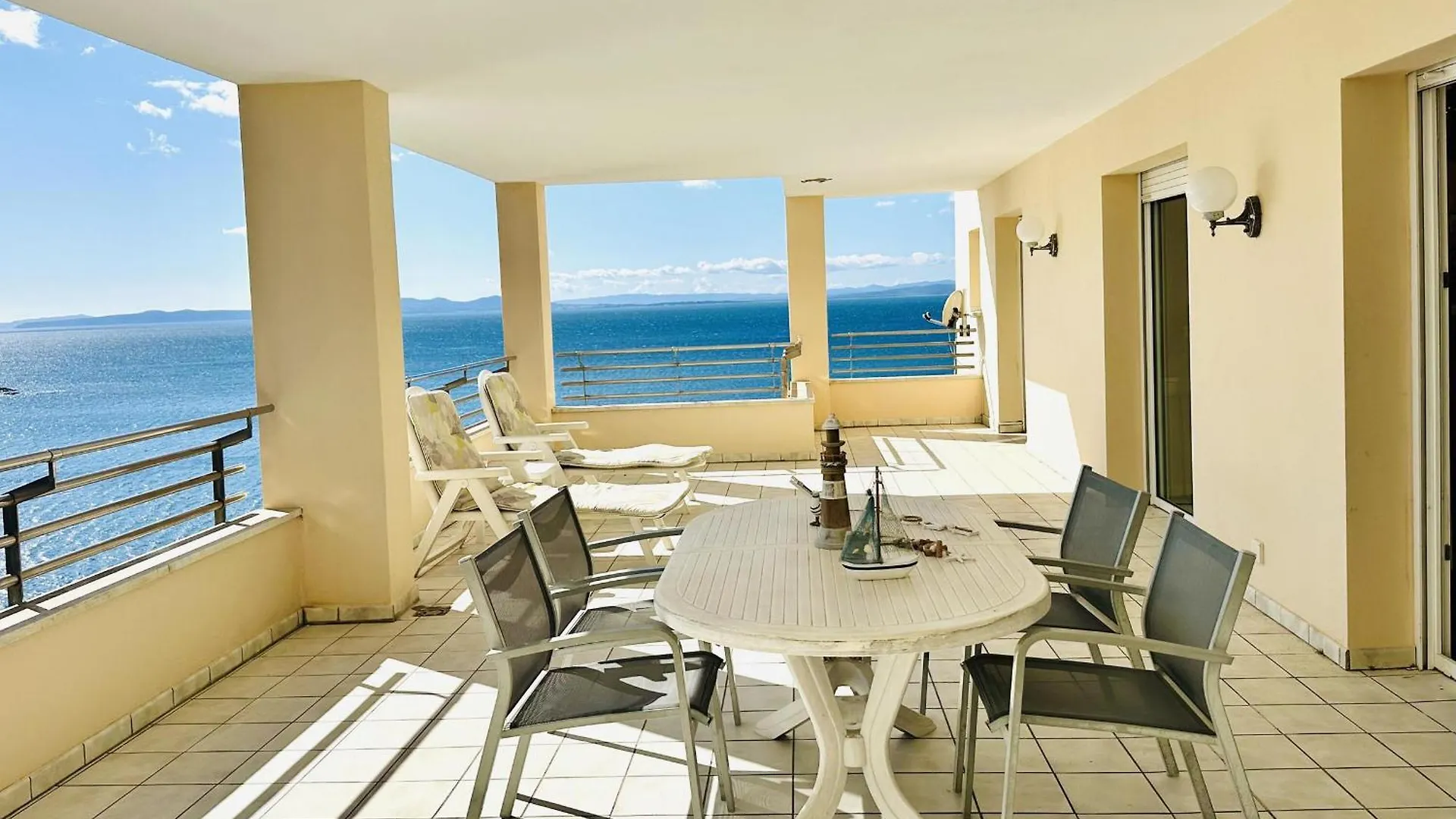 Vacaciones Zona Privilegiada: Frente Al Mar Con Terraza, 2 Hab., Rutas De Senderismo, Canyelles Petites - Es-258-72 로지즈 0*,